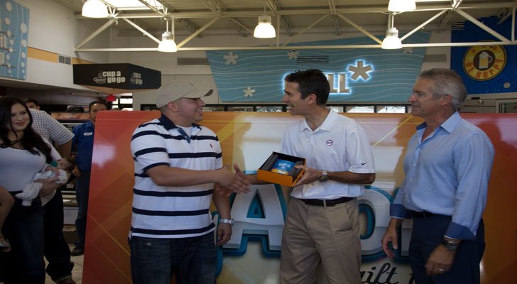 El Paso resident Andrew Saldivar is randomly selected as the lucky winner of gift card and $10,000 worth of ALON gas and merchandise.