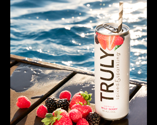 Truly Spiked and Sparkling Wild Berry