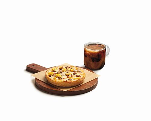 7-Eleven breakfast pizza