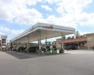 Enmarket forecourt and exterior