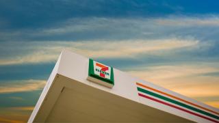 7-Eleven forecourt