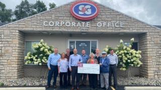 S&G presents sponsorship check to ICGT