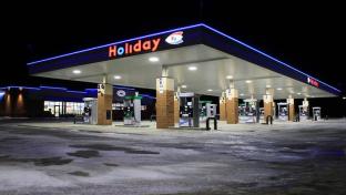 Couche Tard Plans To Keep Holiday Stationstores Banner Convenience Store News