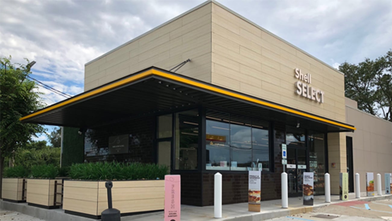 The Shell Select in Louisville, Ky., which sits on the site of a former Thorntons convenience store, boasts modern architecture. 