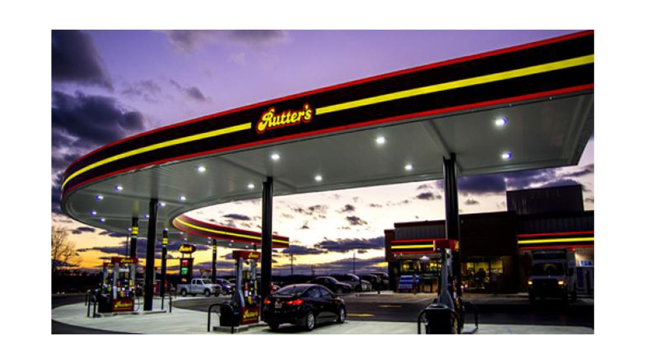 A Rutter's convenience store at night