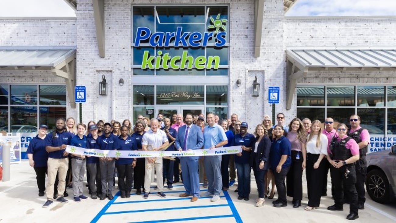 Parkers Kitchen ribbon cutting in Kingsland Georgia