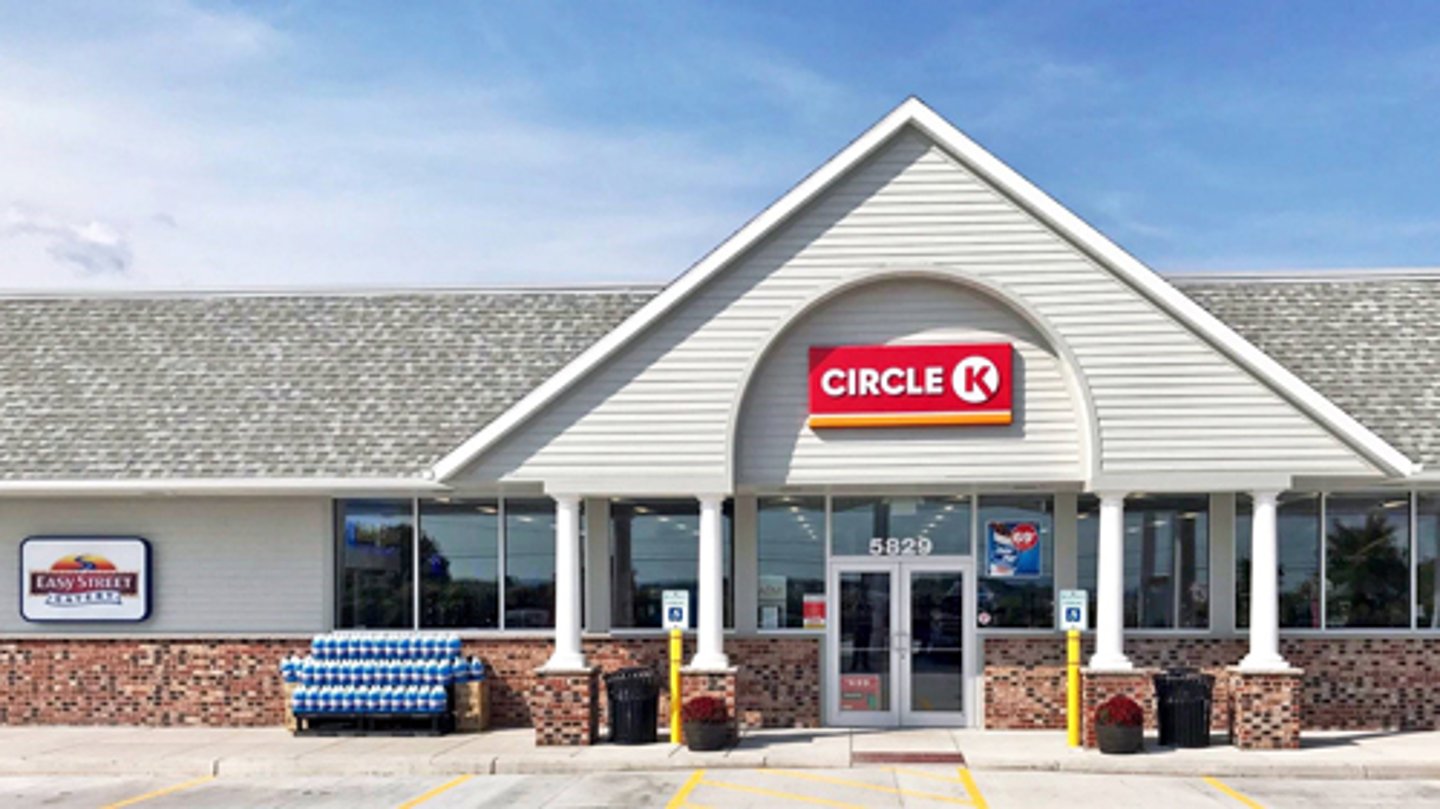 A Nice N Easy convenience store that has been converted to a Circle K