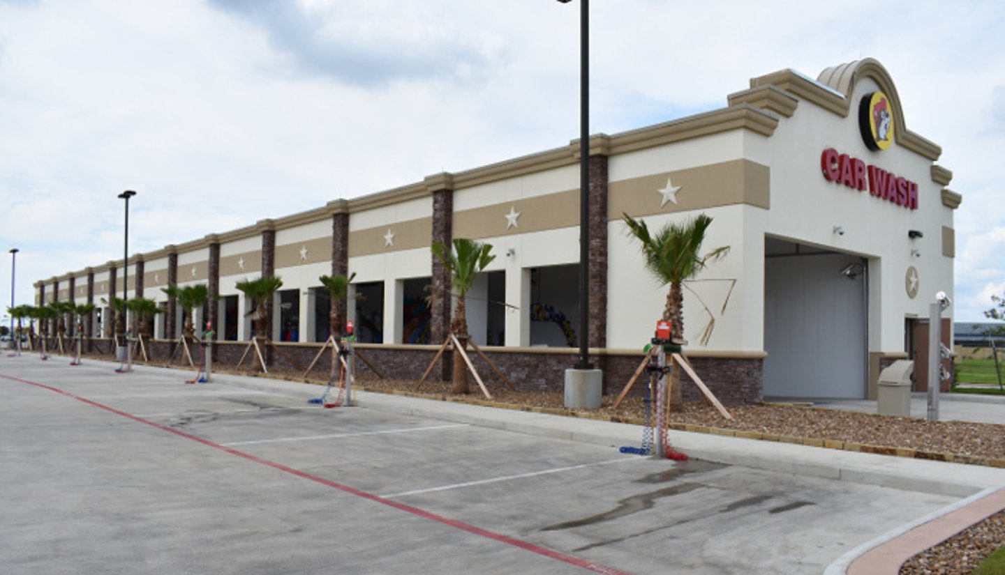 Buc-ee's car wash in Katy, Texas