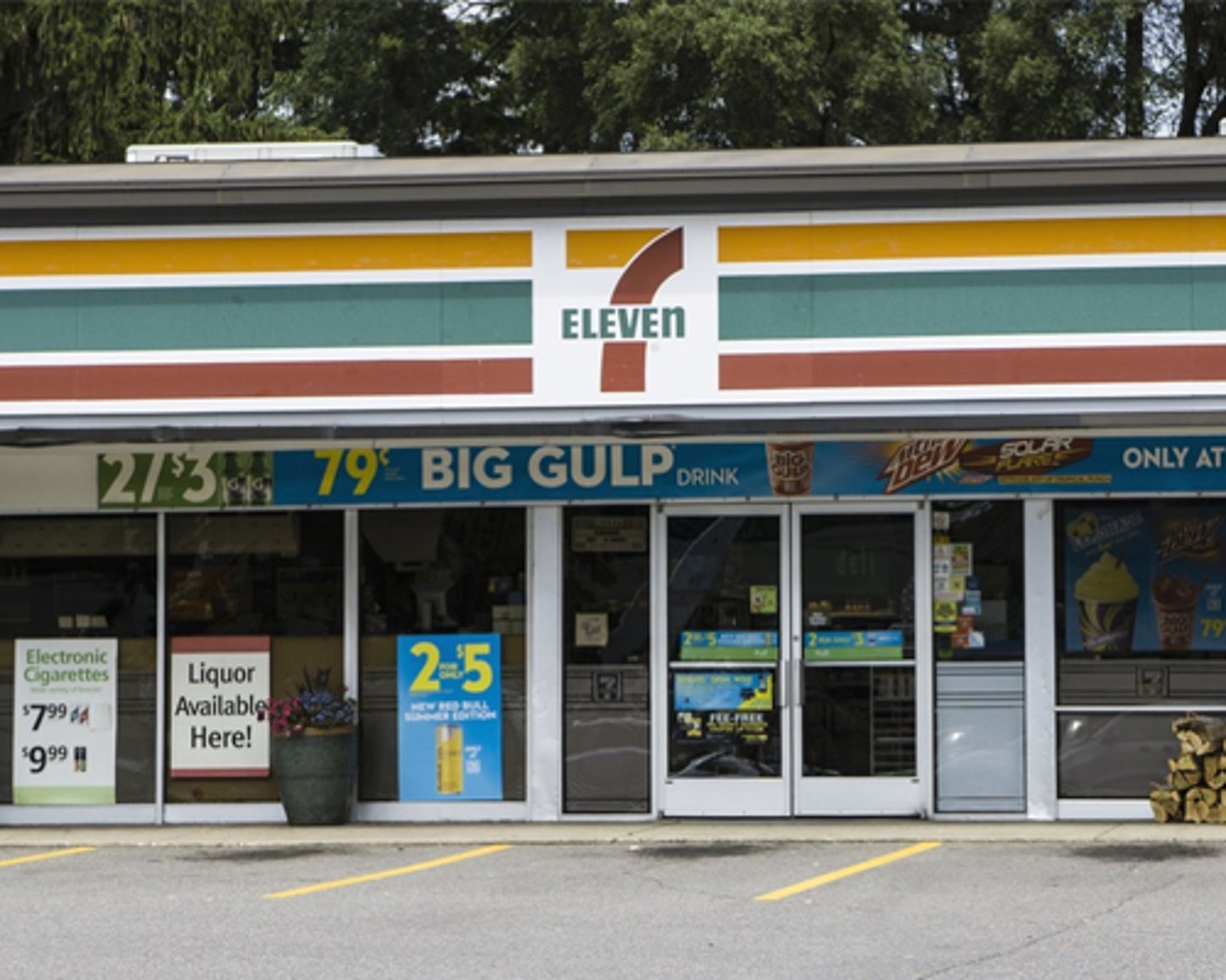 7-Eleven storefront