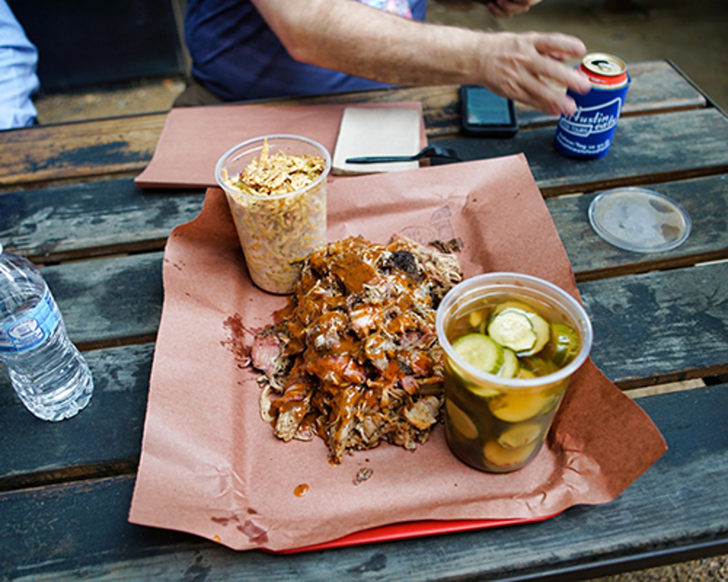 Pulled pork, cole slaw and spicy pickles at la Barbecue