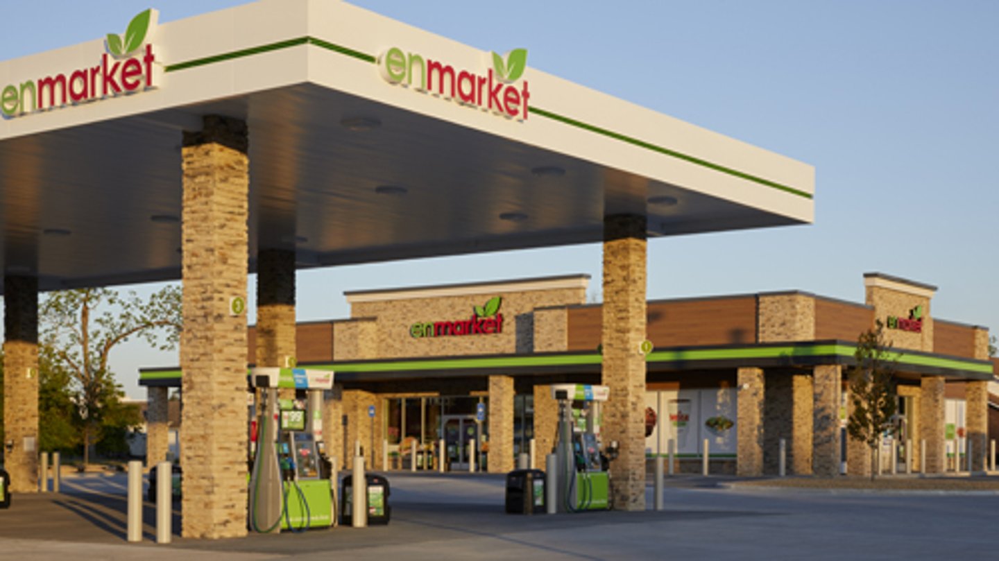 Forecourt of Enmarket's first store in Jesup, Ga.