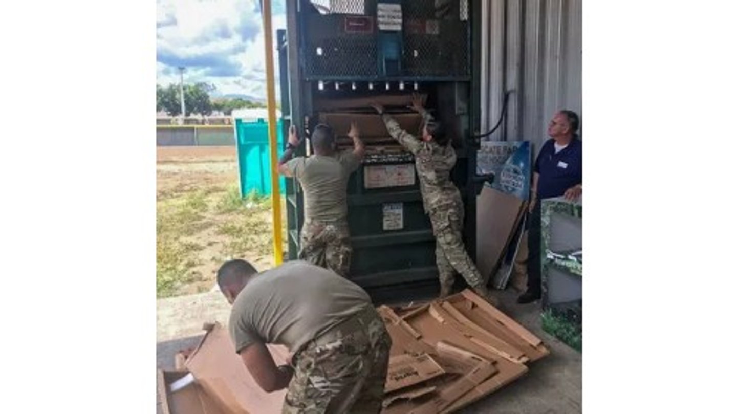 AAFES soldiers unpacking supplies