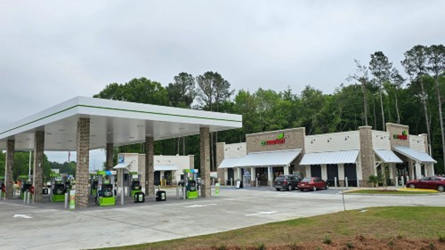 Enmarket Richmond Hill location exterior