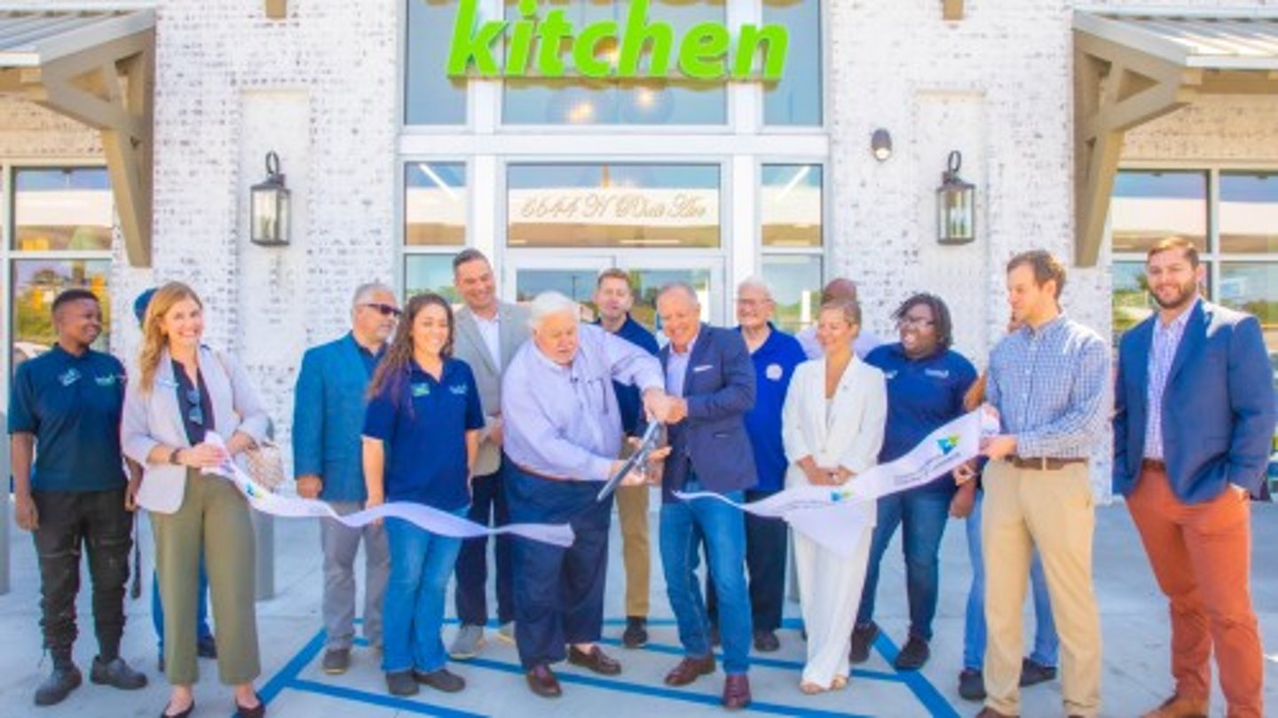 Parker's Kitchen ribbon cutting ceremony