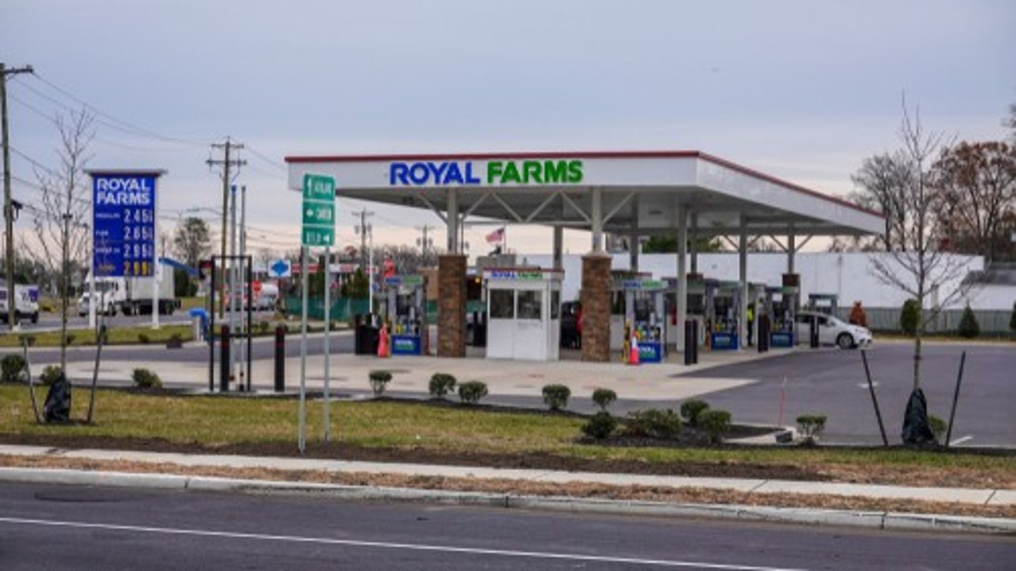 Royal Farms exterior