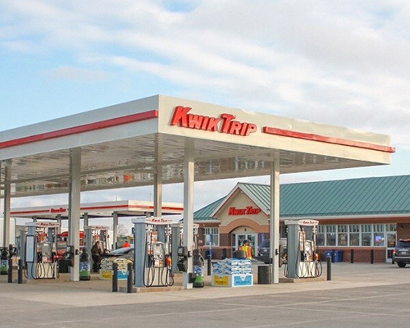 Kwik Trip forecourt & c-store