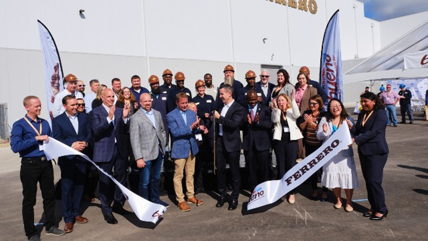 Ribbon Cutting at Ferrero's Kinder Bueno facility in Illinois